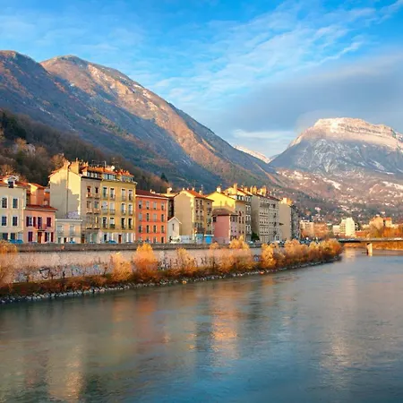 公寓 Lumineux Vue Montagne