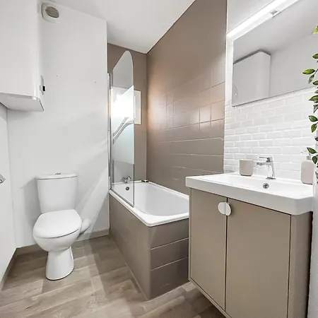 公寓 Lumineux Vue Montagne *