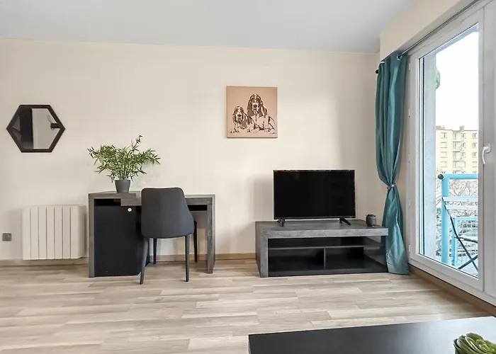 Lumineux Vue Montagne * Гренобль