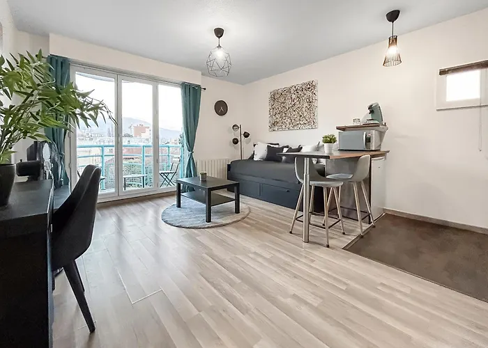 Апартаменти Lumineux Vue Montagne *