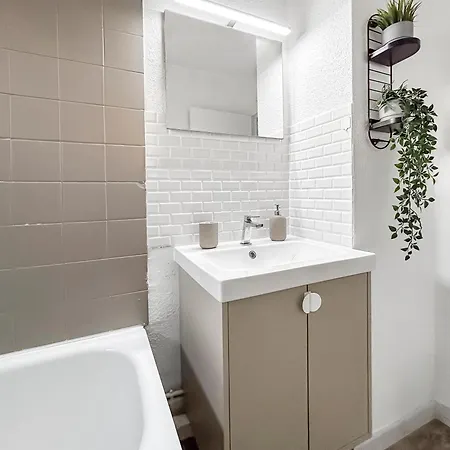 Lumineux Vue Montagne Apartment *